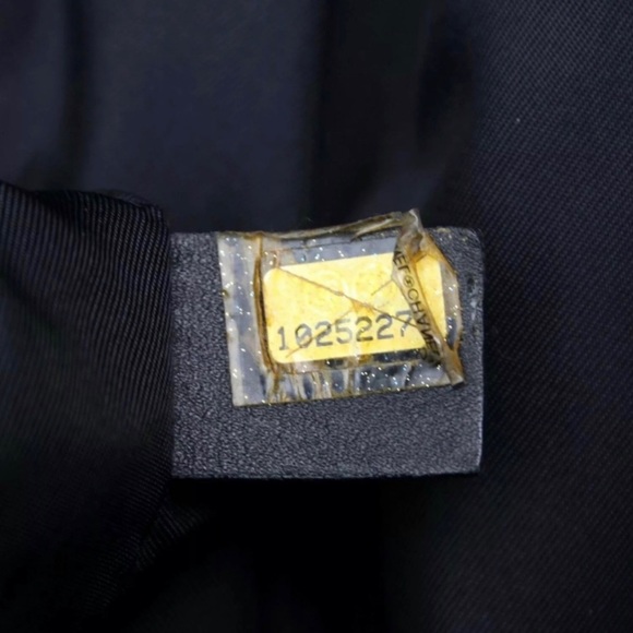 Authentic CHANEL Bag - Picture 4 of 10